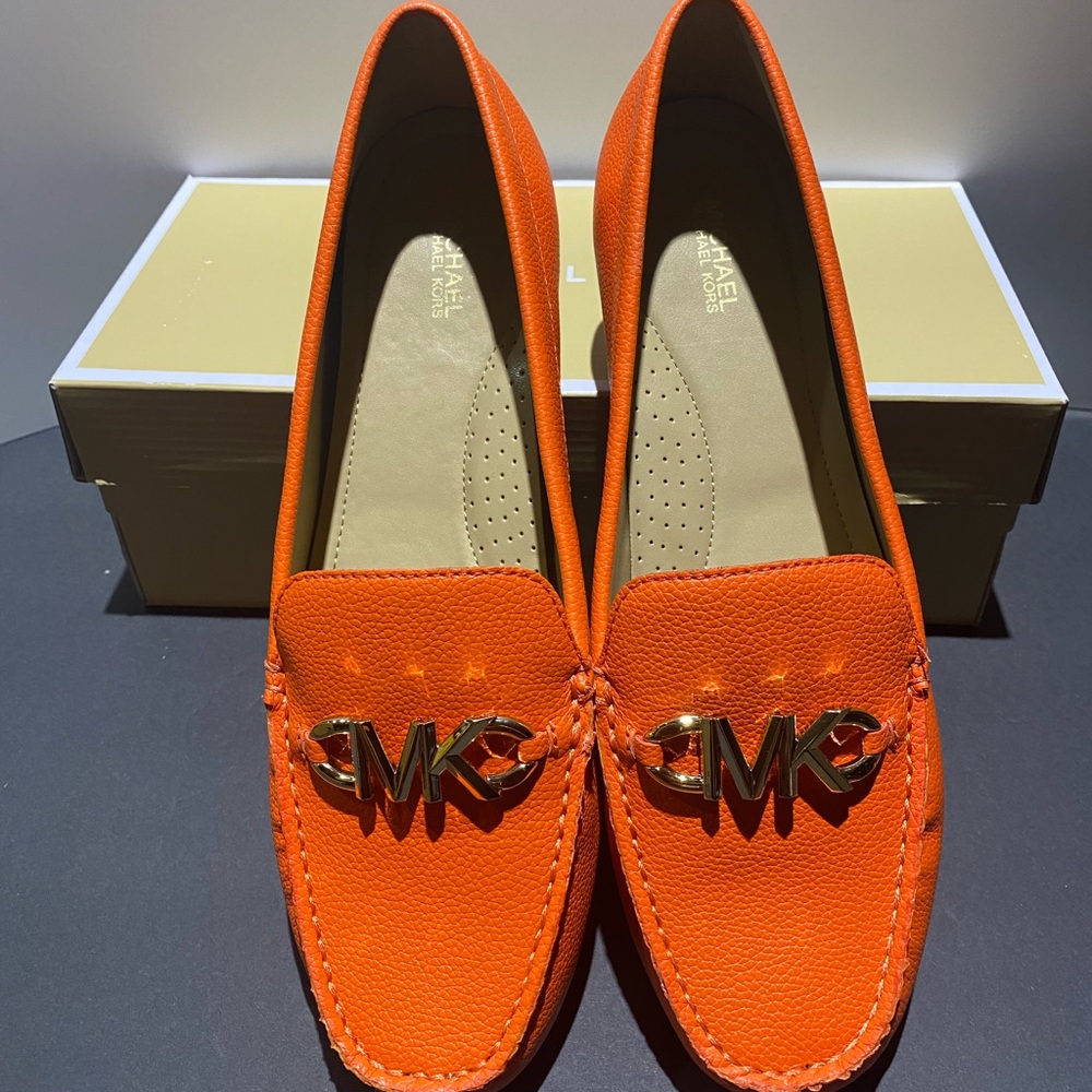 Micahel Kors Loafers - Picture 2 of 5